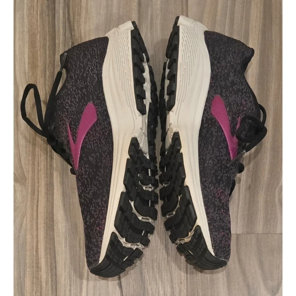 Brooks Women’s Black Anthem 2 Low Cut Athletic Running Sneakers Size 9